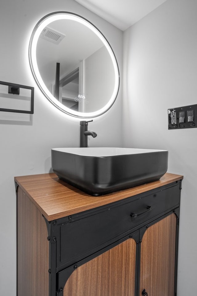 2305 W 111th Pl, Chicago, IL 60643 - bathroom with vanity