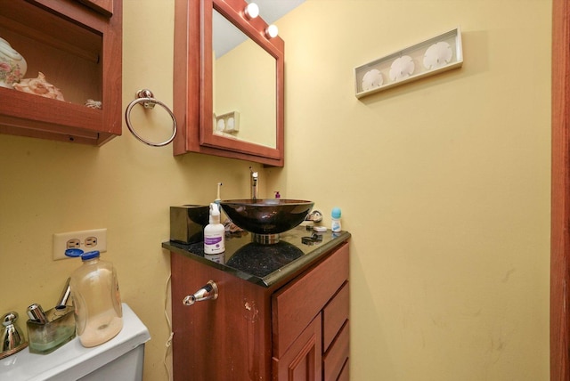 1125 Charlene Ln, Schaumburg, IL 60193 - half bath featuring vanity