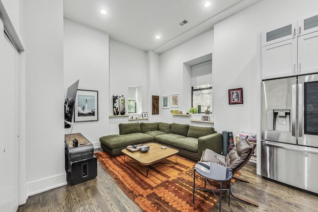1847 N Kedzie Ave Unit 1N, Chicago, IL 60647 - living area featuring dark wood-style floors, recessed lighting, and a high ceiling