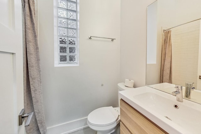 1847 N Kedzie Ave Unit 1N, Chicago, IL 60647 - bathroom featuring vanity and a shower with curtain
