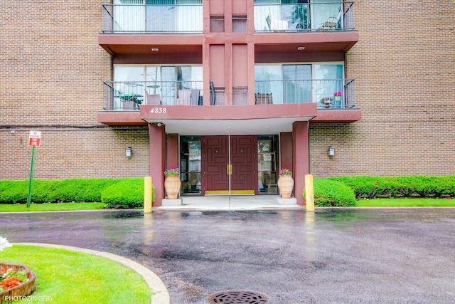 4838 Howard St Unit 301, Skokie, IL 60077 - view of apartment building / complex