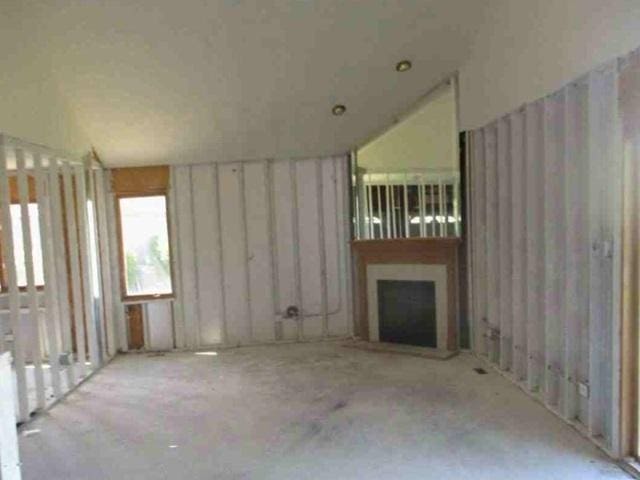 340 Maryview Ct, Matteson, IL 60443 - unfurnished living room with a fireplace