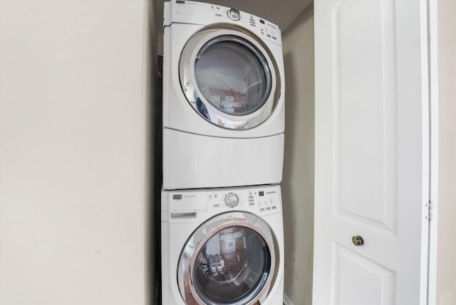4153 W 89th Pl None, Unit None, Hometown, IL 60456 - laundry area with estacked washer and dryer