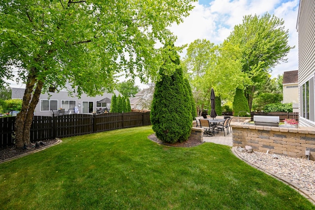 678 Larch Dr, Carol Stream, IL 60188 - fenced yard featuring a patio