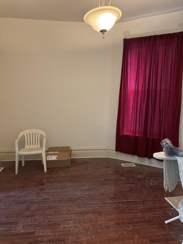 2735 W Washington Blvd, Chicago, IL 60612 - unfurnished room featuring wood finished floors and baseboards
