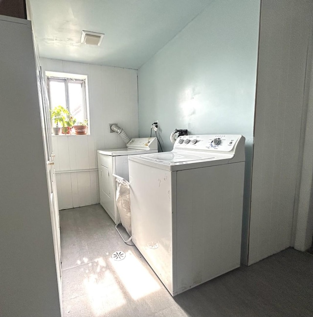 161 Olympic Dr, Bolingbrook, IL 60440 - laundry room featuring independent washer and dryer