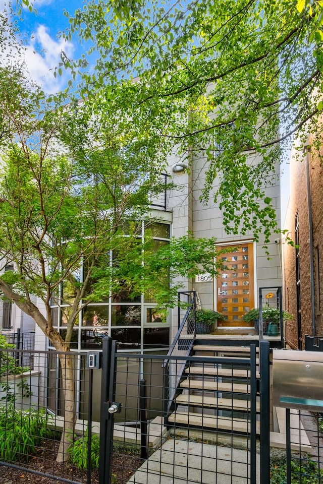 1805 N Wolcott Ave, Chicago, IL 60622 - view of front of home featuring a fenced front yard