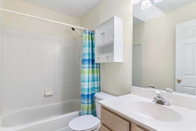 9207 E Prairie Rd, Evanston, IL 60203 - full bathroom featuring shower / tub combo with curtain and vanity
