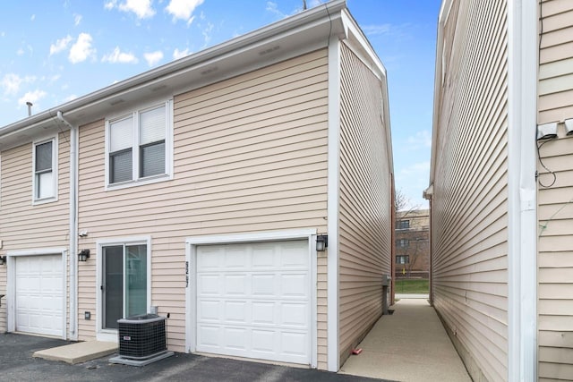 9207 E Prairie Rd, Evanston, IL 60203 - view of side of home with a cooling unit
