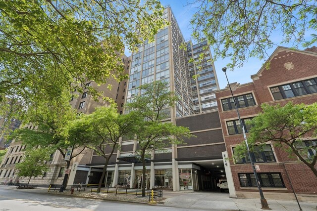 3110 N Sheridan Rd Unit 801, Chicago, IL 60657 - photo 1