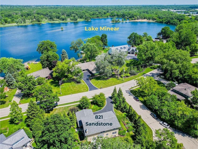821 Sandstone Dr, Libertyville, IL 60048 - bird's eye view of a nearby body of water and a heavily wooded area