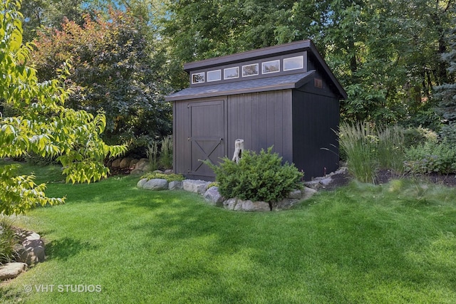 821 Sandstone Dr, Libertyville, IL 60048 - view of shed