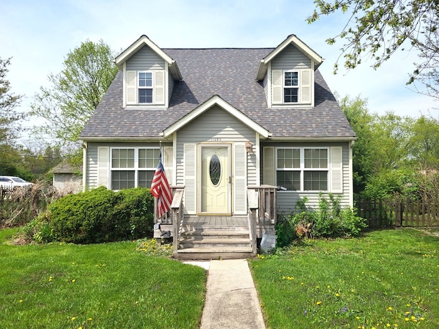 11360 195th St, Mokena, IL 60448 - cape cod house featuring roof with shingles