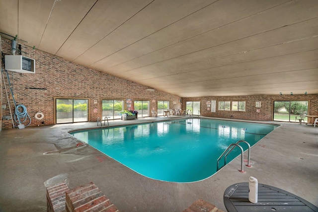 1422 Woodbridge Rd Unit 2E, Joliet, IL 60436 - view of indoor community pool