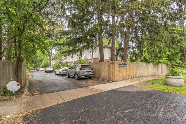 817 Hibbard Rd Unit D, Wilmette, IL 60091 - view of asphalt road