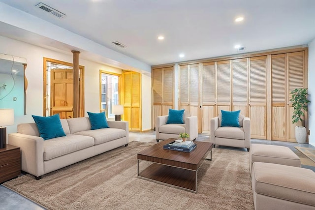 817 Hibbard Rd Unit D, Wilmette, IL 60091 - living room with recessed lighting