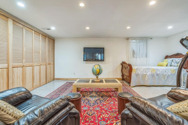 817 Hibbard Rd Unit D, Wilmette, IL 60091 - living area with recessed lighting
