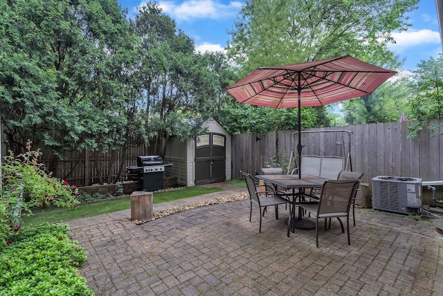 817 Hibbard Rd Unit D, Wilmette, IL 60091 - fenced backyard featuring a storage unit, a patio, and outdoor dining space