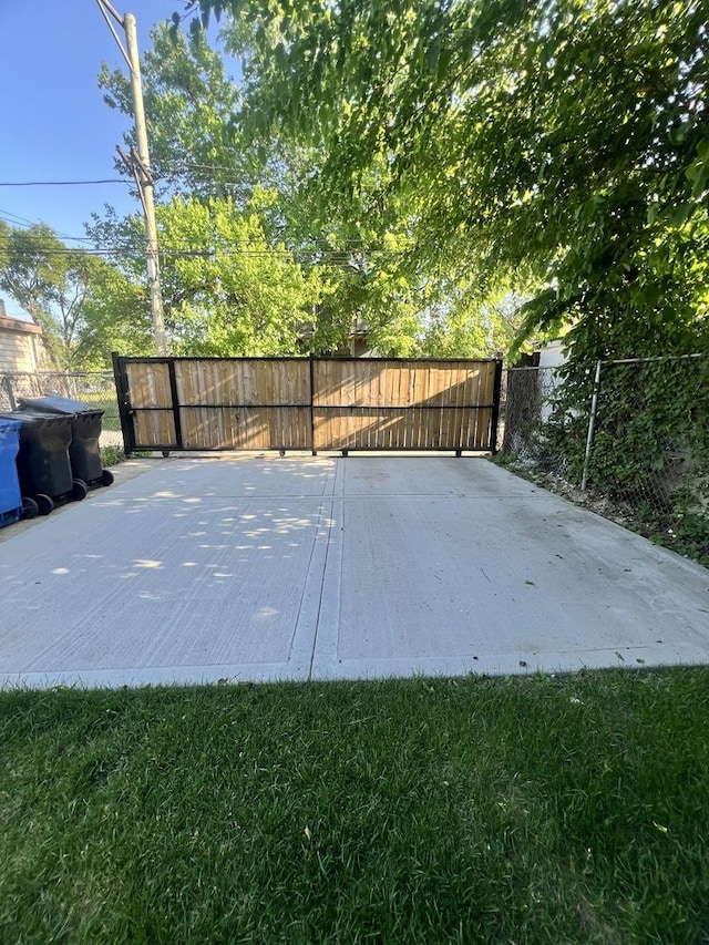 4047 W Adams St, Chicago, IL 60624 - view of patio / terrace with a gate