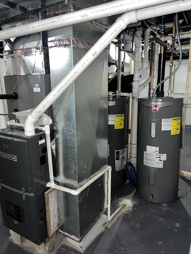 4047 W Adams St, Chicago, IL 60624 - utility room with electric water heater