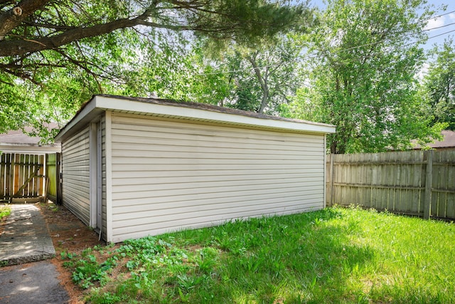 7545 S Ridgeland Ave, Chicago, IL 60649 - view of outbuilding with a fenced backyard