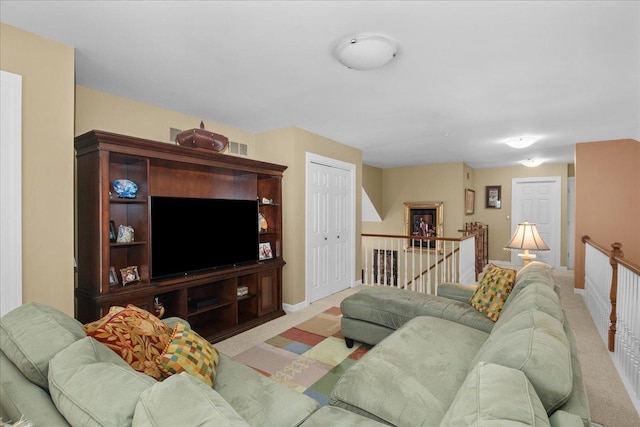 850 Evergreen Way, Highland Park, IL 60035 - living area with carpet and baseboards