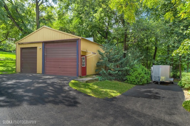 723 N River Rd, Algonquin, IL 60102 - view of detached garage