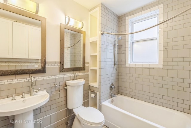 1133 N Spaulding Ave, Chicago, IL 60651 - full bath with washtub / shower combination and tile walls