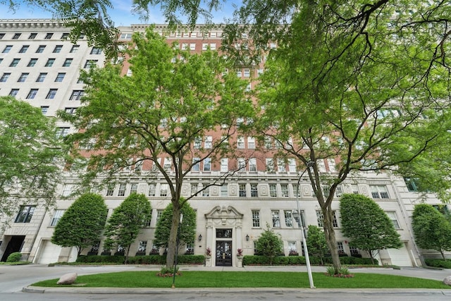 219 E Lake Shore Dr Unit 8C, Chicago, IL 60611 - view of apartment building / complex