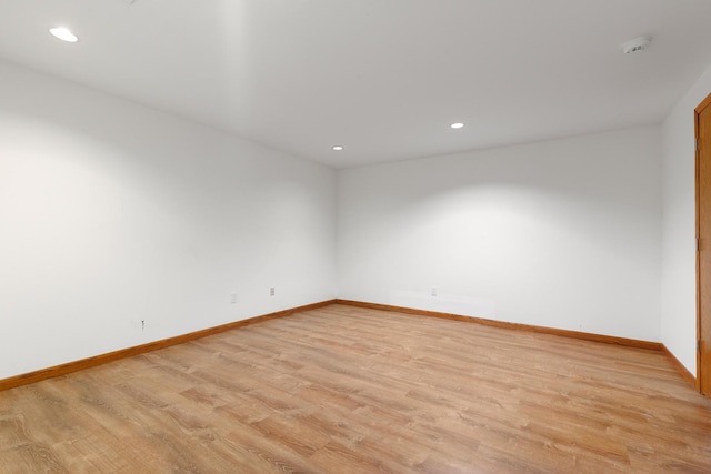 5357 Winding Creek Dr Unit 5357, Rockford, IL 61114 - unfurnished room with light wood-type flooring, recessed lighting, and a smoke detector
