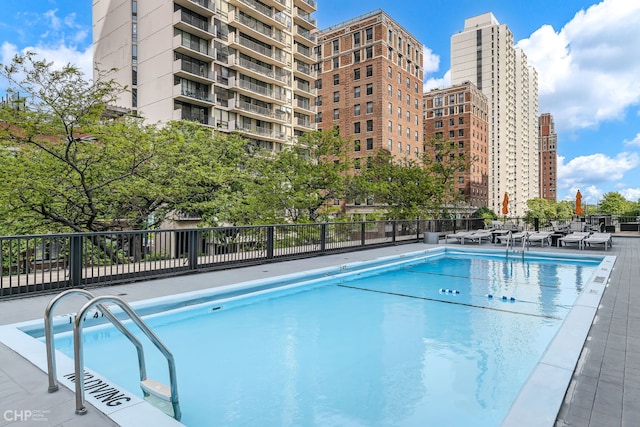 3150 N Lake Shore Dr Unit 29F, Chicago, IL 60657 - view of community pool