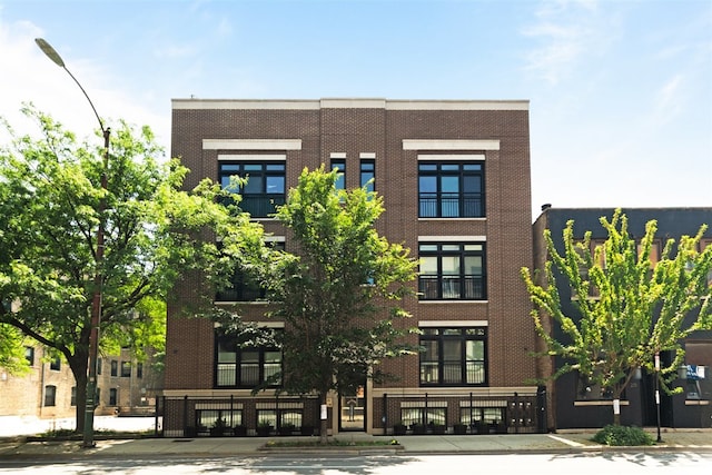 1211 W Belmont Ave Unit 2W, Chicago, IL 60657 - photo 1