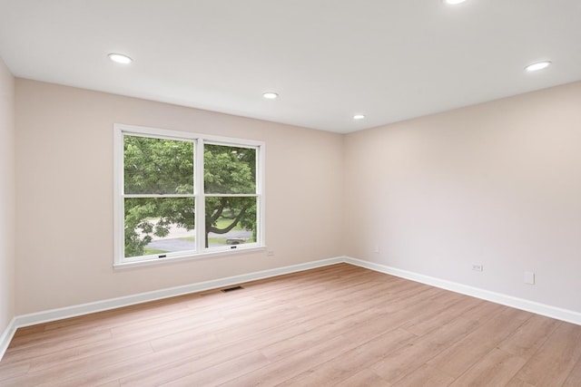 747 Jamestowne Ct, Sleepy Hollow, IL 60118 - empty room with light wood-style flooring and recessed lighting
