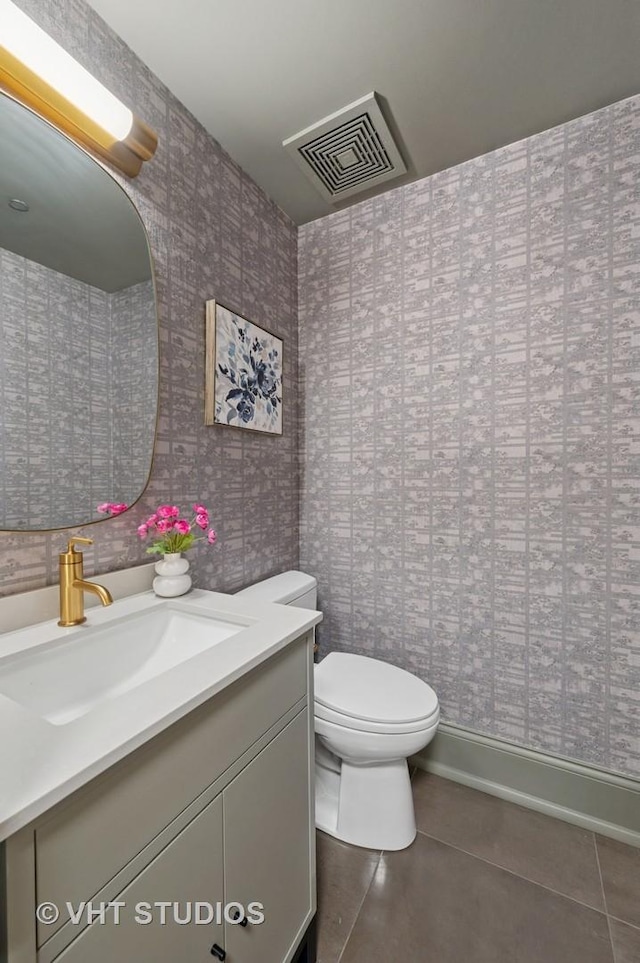 417 E N Water St, Chicago, IL 60611 - bathroom featuring vanity and tile patterned floors