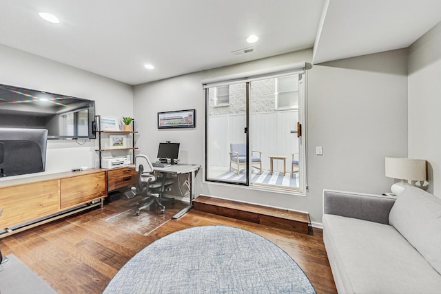 2743 N Wayne Ave Unit B, Chicago, IL 60614 - office area with wood finished floors and recessed lighting