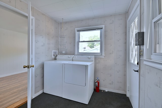 7851 W Cressett Dr, Elmwood Park, IL 60707 - laundry room with washing machine and clothes dryer and wallpapered walls