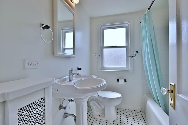 7851 W Cressett Dr, Elmwood Park, IL 60707 - bathroom with toilet and shower / tub combo with curtain