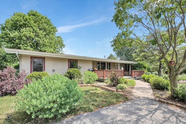944 E County Line Rd, Beecher, IL 60401 - ranch-style house featuring covered porch