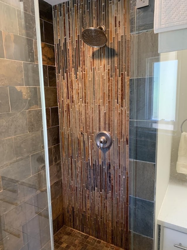 743 Dundee Ave, Barrington, IL 60010 - full bath featuring a tile shower