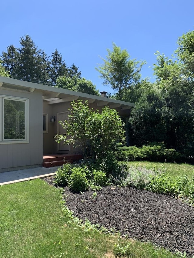 743 Dundee Ave, Barrington, IL 60010 - view of side of home featuring a lawn