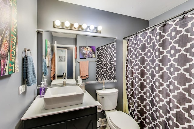 810 Woodhollow Ln, Buffalo Grove, IL 60089 - bathroom with vanity and a shower with curtain