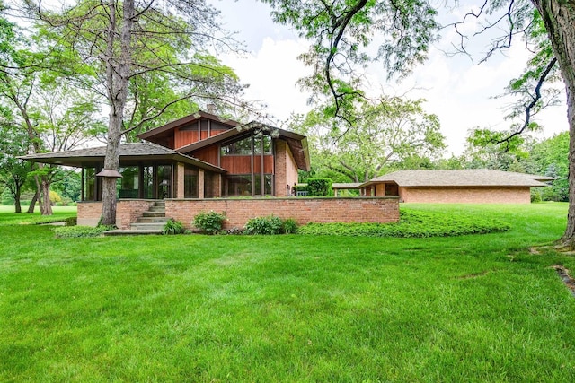 1200 Regency Ln, Lake Forest, IL 60045 - view of green lawn
