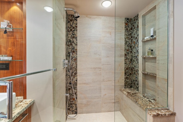 1200 Regency Ln, Lake Forest, IL 60045 - bathroom featuring a tile shower