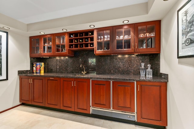 1200 Regency Ln, Lake Forest, IL 60045 - indoor wet bar with recessed lighting and tasteful backsplash