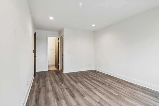 5525 N Chester Ave Unit 46, Chicago, IL 60656 - empty room featuring wood finished floors and recessed lighting
