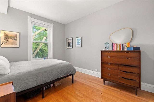 1023 N Hoyne Ave Unit 3B, Chicago, IL 60622 - bedroom with light wood finished floors and baseboards