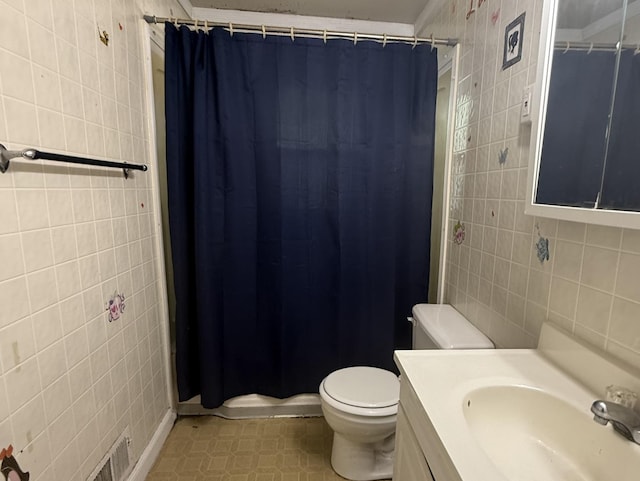 2524 Gilboa Ave, Zion, IL 60099 - full bath with tile walls, vanity, and a shower with shower curtain