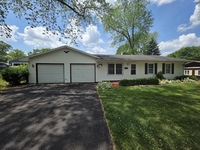 112 Sweetbriar Ct, South Elgin, IL 60177 - single story home featuring driveway, an attached garage, and a front lawn