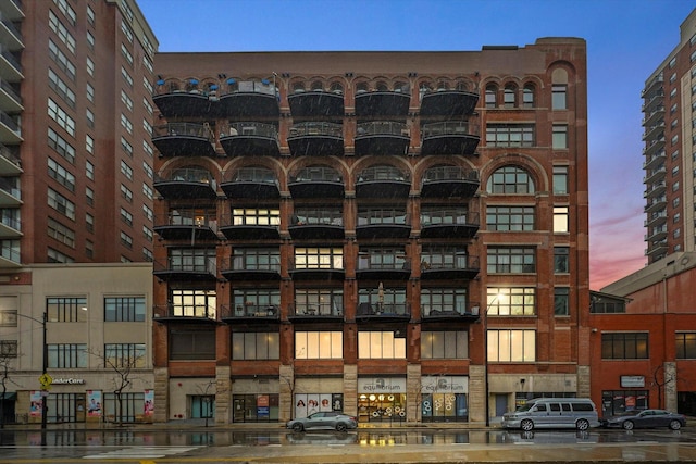 1503 S State St Unit 501, Chicago, IL 60605 - view of property at dusk