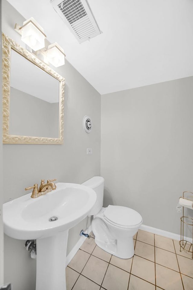 220 N Yates Ln, Mount Prospect, IL 60056 - bathroom featuring tile patterned floors and toilet